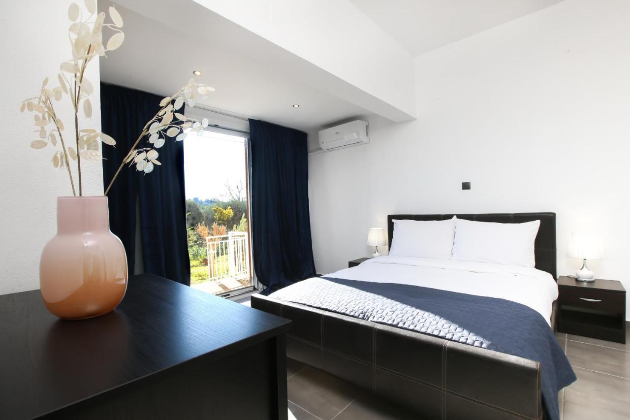 Luxury Apartments Christos 古维亚 外观 照片