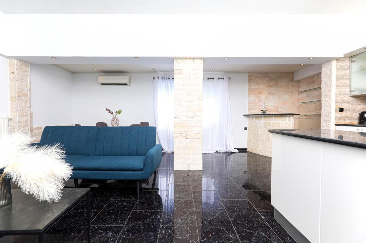 Luxury Apartments Christos 古维亚 外观 照片