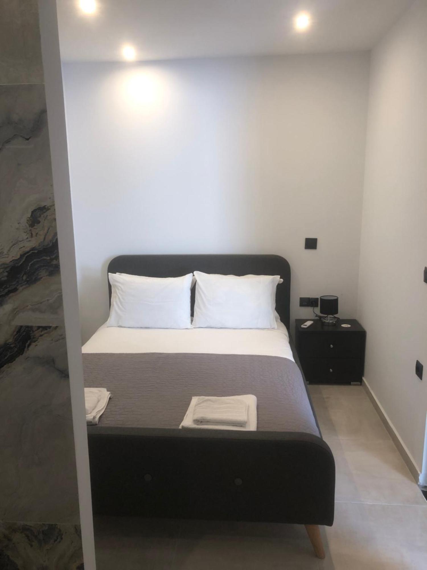 Luxury Apartments Christos 古维亚 外观 照片